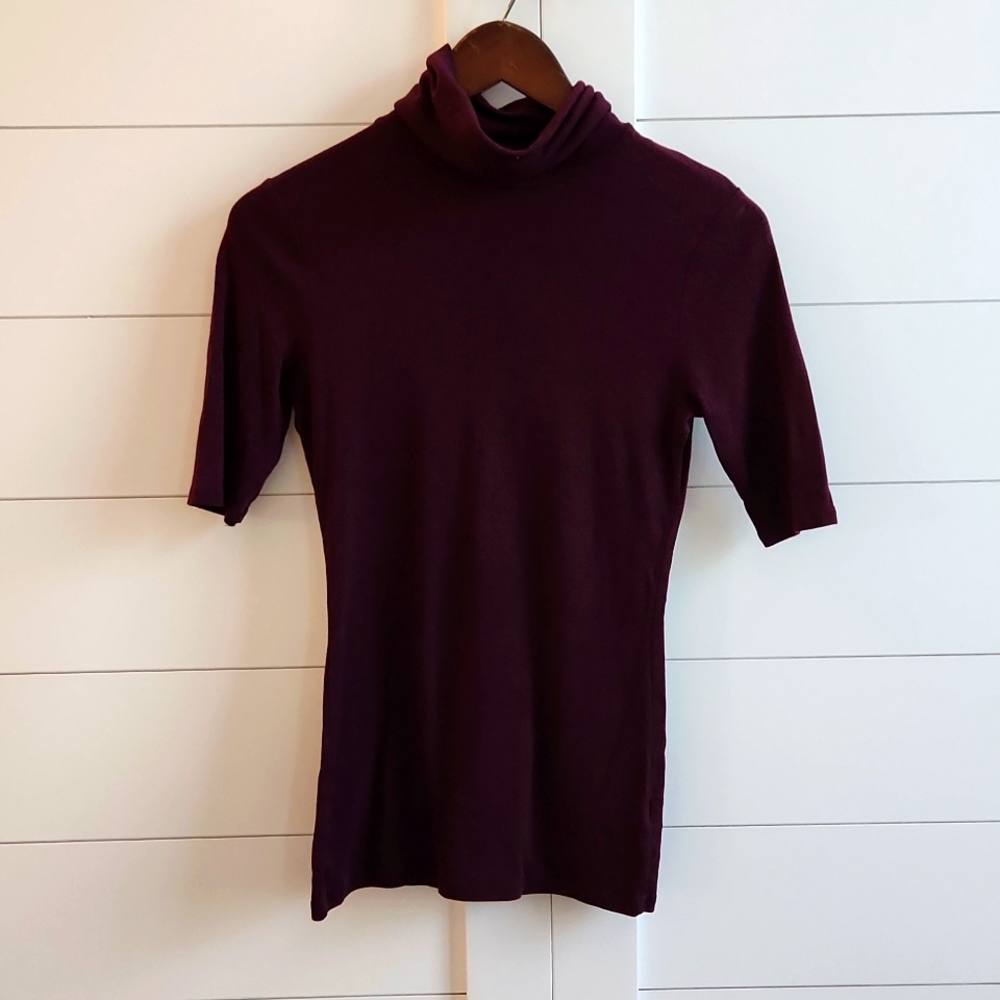 Beautiful purple 💜 turtle neck